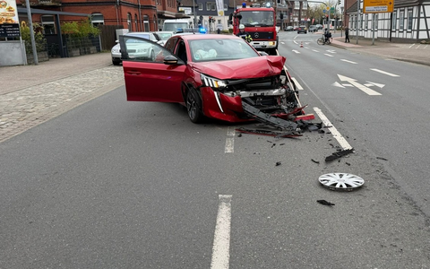 FFW Bergen: Verkehrsunfall mit zwei PKW - Foto: presseportal.de