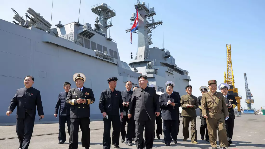 Machthaber Kim Jong Un hat dem Test persönlich beigewohnt. - Bild: Uncredited/KCNA/KNS/AP/dpa