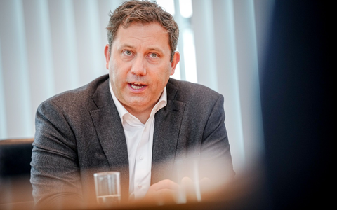 SPD-Chef Lars Klingbeil erwartet weitere Folgen durch den «Scherbenhaufen» im Iran.  - Foto: Kay Nietfeld/dpa