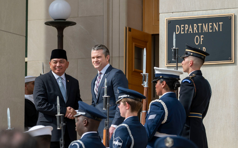 Die USA und Indonesien wollen künftig noch enger zusammenarbeiten. - Foto: Kevin Wolf/AP/dpa