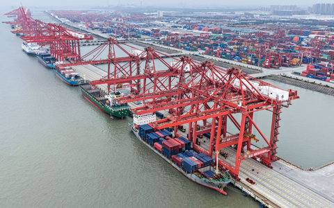 Der Iran-Krieg sorgt für Unruhe im Welthandel. Das bekommt auch die chinesische Exportwirtschaft zu spüren. (Archivbild) - Foto: Li Bo/XinHua/dpa