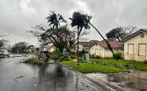 Wegen «Sinlaku» sitzen im Westpazifik Hunderte Urlauber fest. (Archivbild) - Foto: Adam Brown/U.S. Coast Guard via AP/dpa