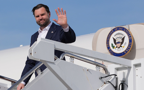 US-Vizepräsident und Katholik JD Vance: «In manchen Fällen wäre es das Beste für den Vatikan, sich auf moralische Angelegenheiten zu konzentrieren.» - Foto: Jacquelyn Martin/AP Pool/AP/dpa