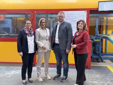 Besuch bei Eschelmüller - Foto: NLK Khittl über pressetext.de