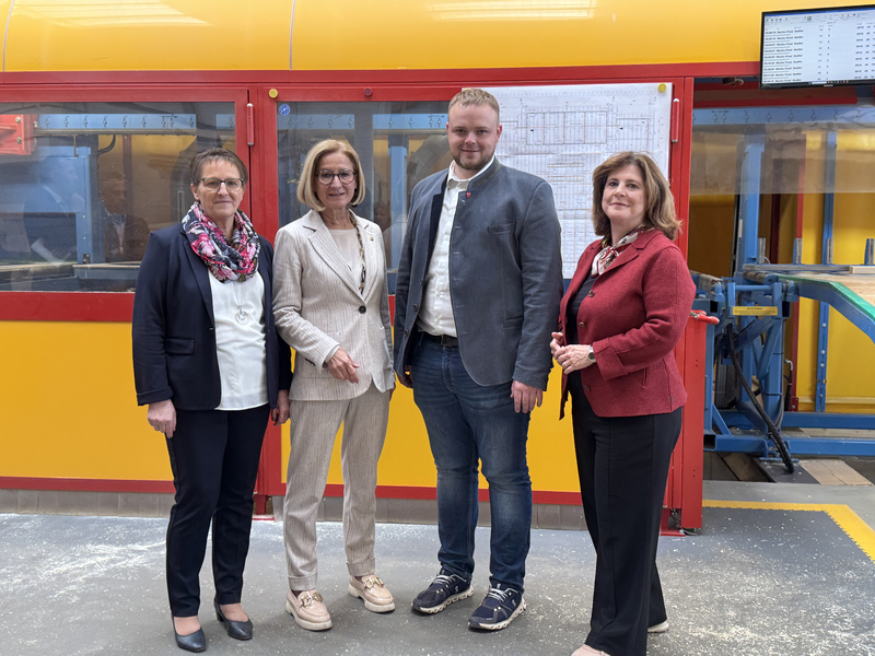 Besuch bei Eschelmüller - Foto: NLK Khittl über pressetext.de