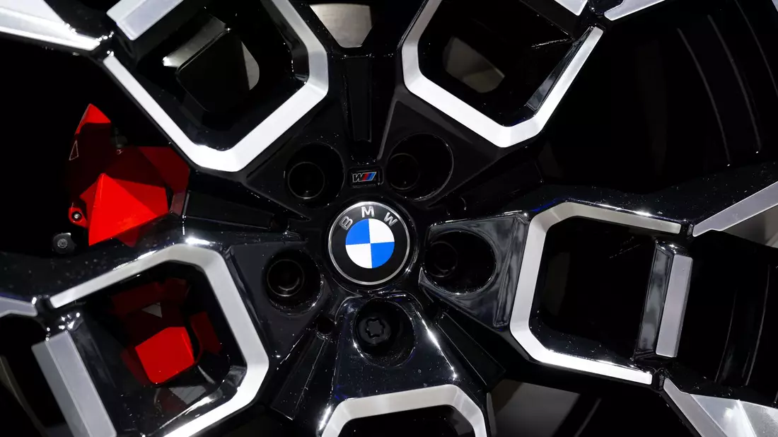 BMW hat im ersten Quartal weniger Autos abgesetzt. (Archivbild) - Bild: Sven Hoppe/dpa