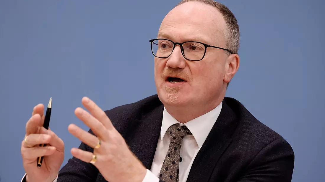 Wirtschaftswissenschaftler Feld hat die Subventionen des Staates untersucht. (Archivbild) - Bild: Carsten Koall/dpa