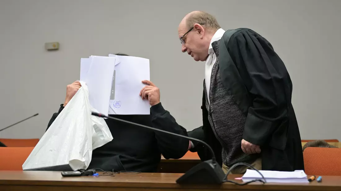 Mehr als elf Jahre Haft verhängte das Gericht für den Angeklagten (Archivbild).  - Bild: Malin Wunderlich/dpa
