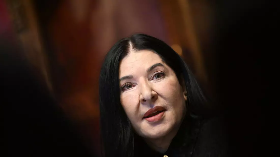 Marina Abramovi? zeigt eine neue Ausstellung in Berlin. (Archivbild) - Bild: Helmut Fohringer/APA/dpa