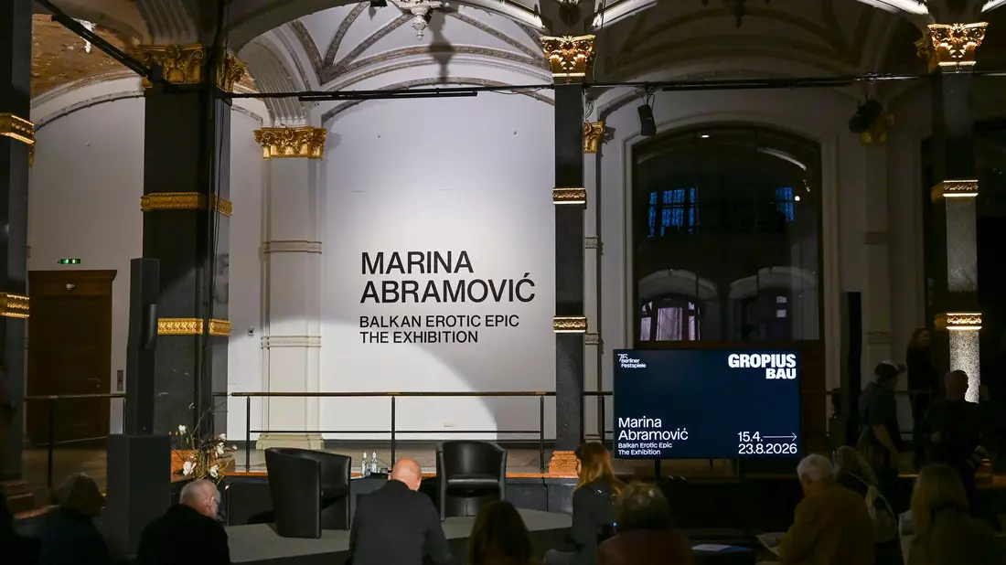 Die Ausstellung «Balkan Erotic Epic» im Gropius Bau. - Bild: Jens Kalaene/dpa