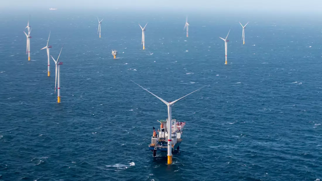 Die Windräder in der Nord- und Ostsee weisen inzwischen eine Leistung von 10,2 Gigawatt auf. (Archivbild) - Bild: Kurt Desplenter/BELGA/dpa
