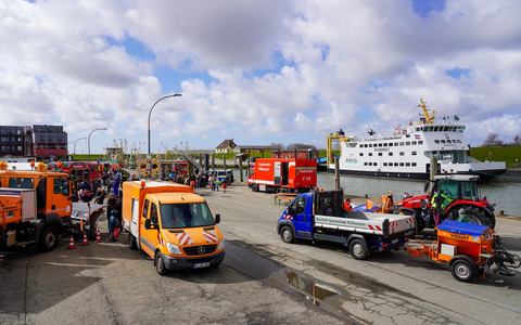 POL-FL: Pellworm: Erster Pellwormer Blaulichttag setzt starkes Zeichen für Verkehrssicherheit - Foto: presseportal.de