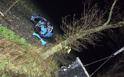 FFW Schiffdorf: 21-jähriger tödlich verunglückt - K60 für mehrere Stunden voll gesperrt - Foto: presseportal.de FFW Schiffdorf: 21-jähriger tödlich verunglückt - K60 für mehrere Stunden voll gesperrt - Foto: presseportal.de