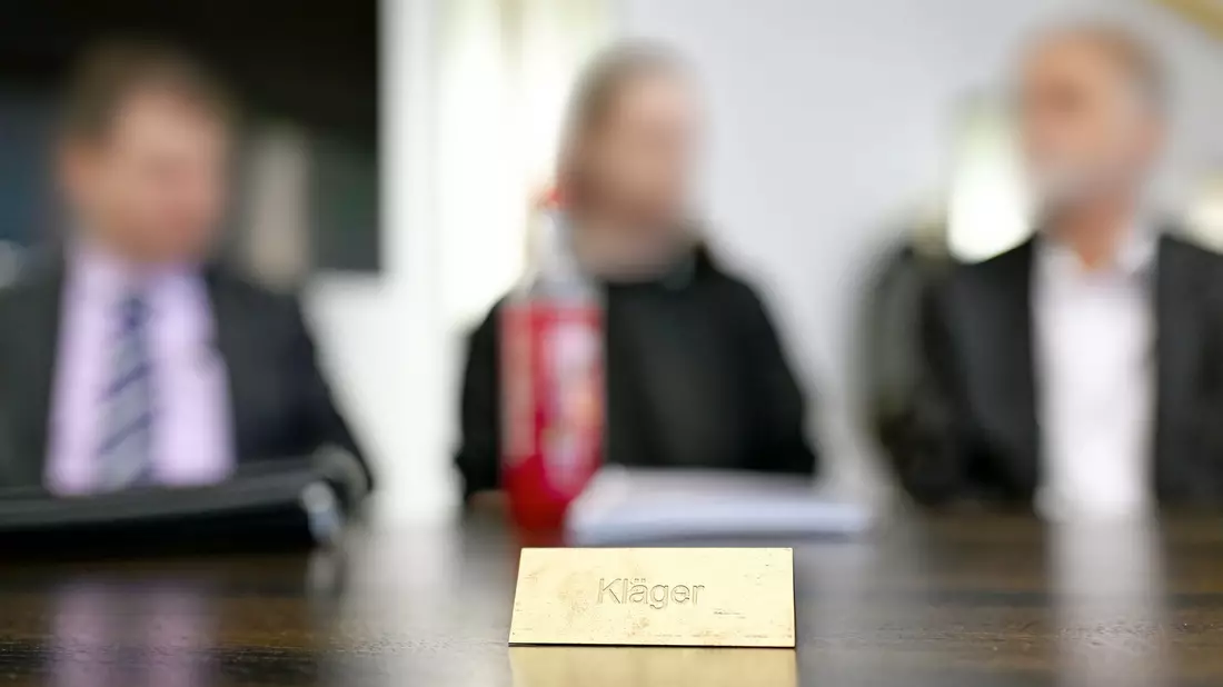 Die Kläger monieren «Einheitsbrei» in der Berichterstattung. - Bild: Uwe Anspach/dpa