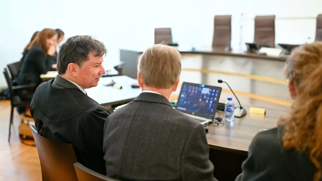 Kläger kritisieren ÖRR: Islam wird bevorzugt, Christentum lächerlich gemacht. - Bild: Uwe Anspach/dpa