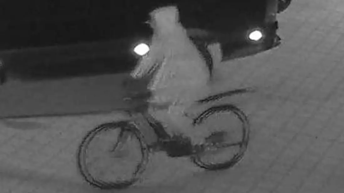 POL-EL: Papenburg - Öffentlichkeitsfahndung nach räuberischer Erpressung in Spielhalle - Polizei bittet um Hinweise - Bild: presseportal.de