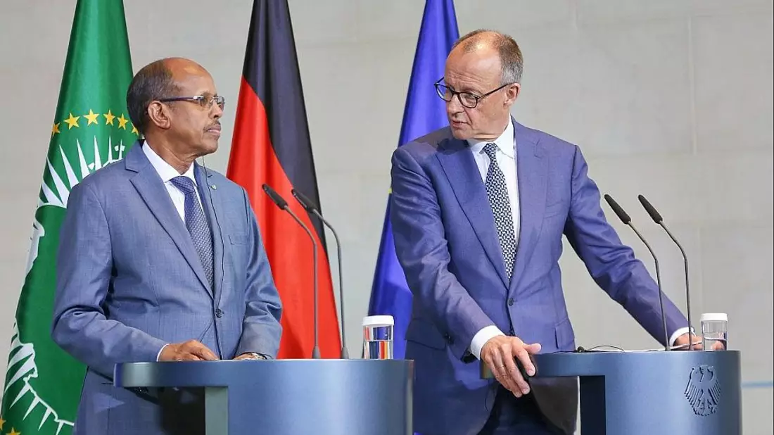 Mahmoud Ali Youssouf und Friedrich Merz am 14.04.2026 - Bild: via dts Nachrichtenagentur