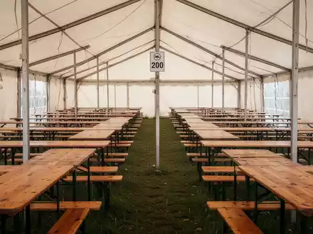 Neue Zelt-Regeln gefährden deutsche Volksfeste - Foto: über boerse-global.de