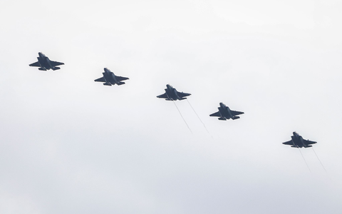 Das US-Militär zielt immer wieder auf mutmaßliche Drogenschmuggler im Pazifik. (Archivbild) - Foto: Kendall Torres Cortés/dpa