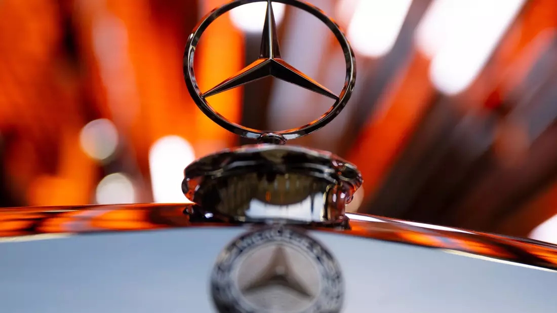 Verbände kritisieren Höhe der Mercedes-Dividende. (Archivbild) - Bild: Sven Hoppe/dpa