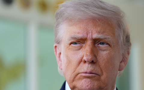 Die Ermahnungen von Papst Leo XIV. zu Frieden in der Welt haben den US-Präsidenten Donald Trump tief erzürnt. (Archivbild) - Foto: Alex Brandon/AP/dpa Die Ermahnungen von Papst Leo XIV. zu Frieden in der Welt haben den US-Präsidenten Donald Trump tief erzürnt. (Archivbild) - Foto: Alex Brandon/AP/dpa