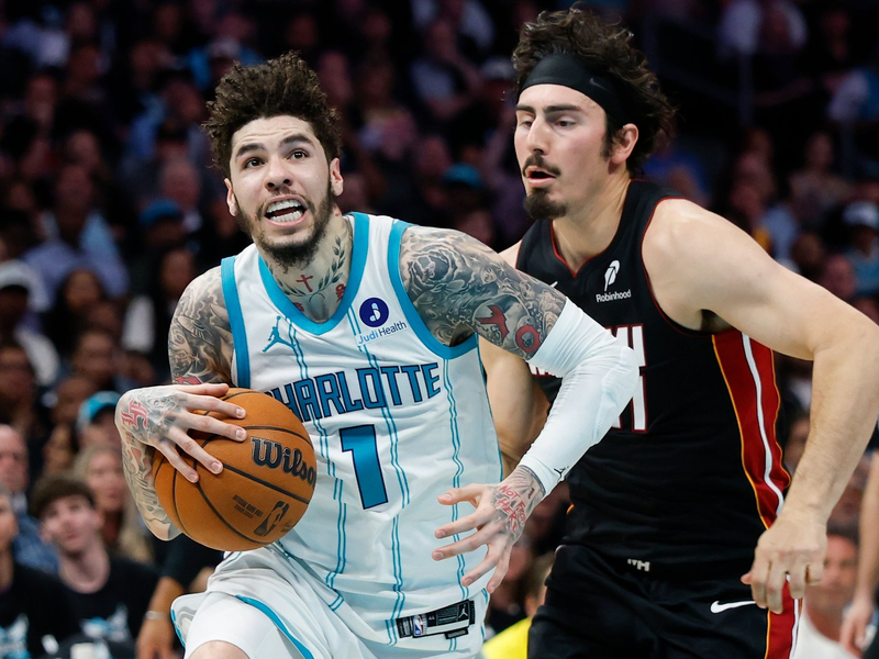 Beim NBA-Play-in-Spiel zwischen Charlotte Hornets - Miami Heat sorgte ein Bildaussetzer für Ärger. - Foto: Nell Redmond/AP/dpa
