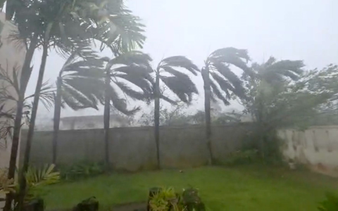 Der Supertaifun bewegte sich nur langsam vorwärts - das machte ihn besonders gefährlich. - Foto: Uncredited/Glen Hunter/AP/dpa