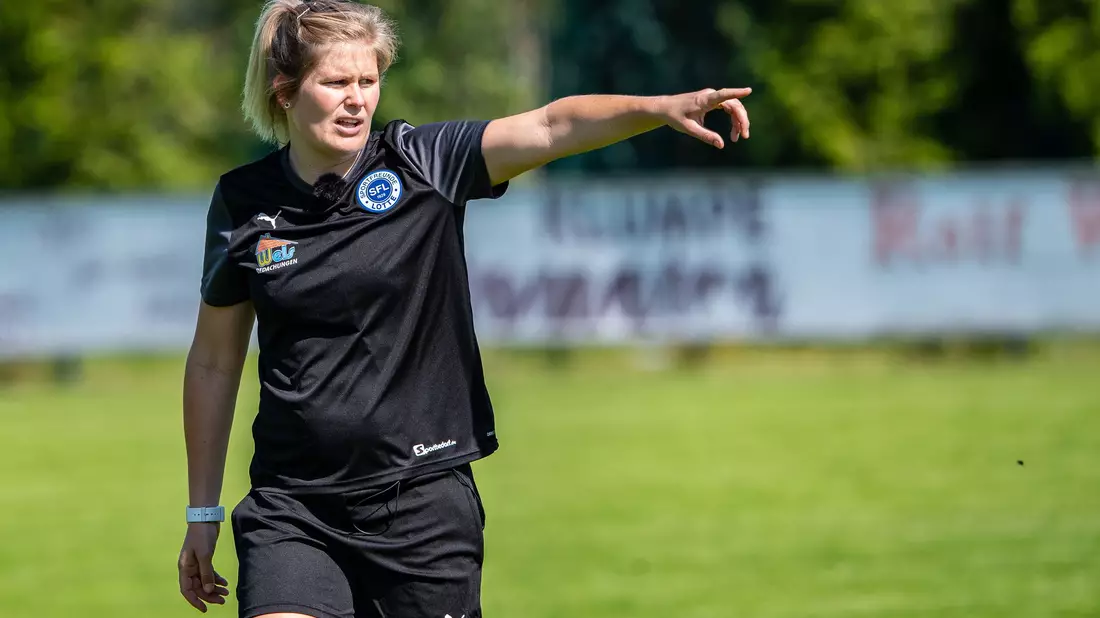 Imke Wübbenhorst ist seit 2022 Trainerin des Frauen-Teams von Young Boys Bern. (Archivbild) - Bild: Guido Kirchner/dpa