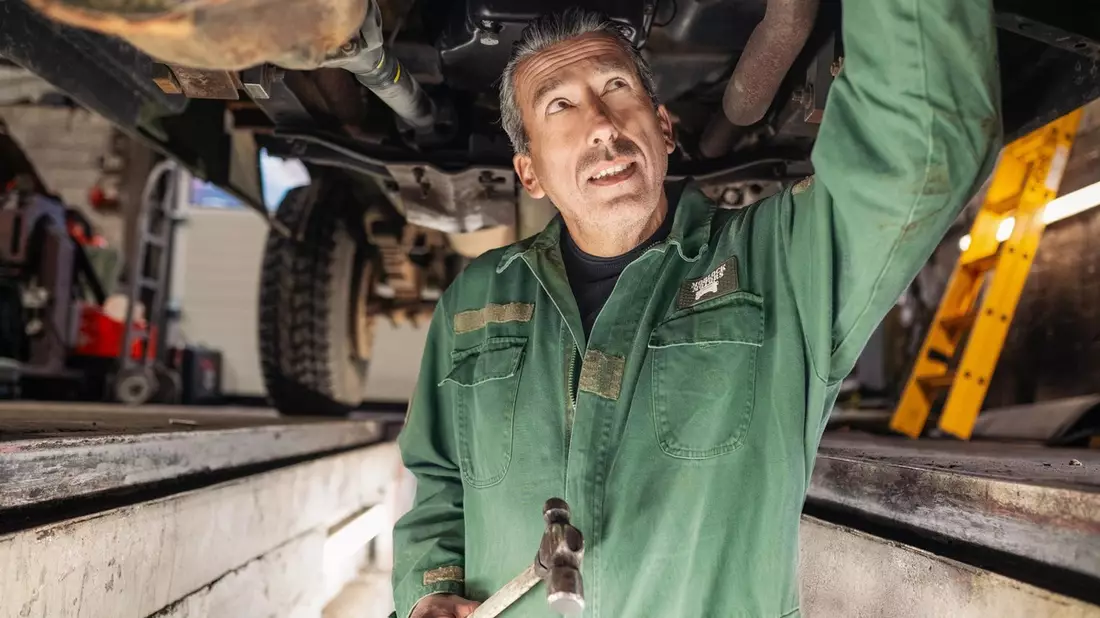 Olivenernte, Winter-Chaos in den USA und eine eigene Feuerwehr. Morlock Motors startet wieder durch - ab Donnerstag bei Kabel Eins und auf Joyn - Bild: presseportal.de