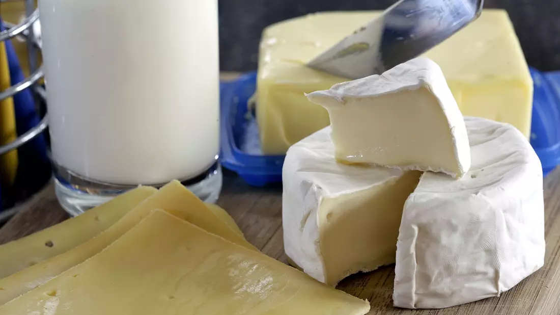 Milchprodukte stehen in Deutschland nach wie vor häufig auf dem Frühstücktisch. (Archivbild) - Bild: picture alliance / dpa