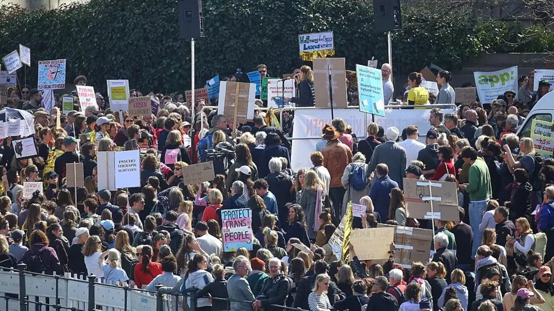 Demo gegen Kürzungen im Gesundheitswesen am 15.04.2026 - Bild: via dts Nachrichtenagentur