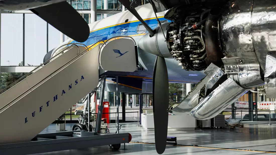 Feierstunde im Streik: Das neue Besucherzentrum der Lufthansa. (Archivfoto) - Bild: Hannes P. Albert/dpa