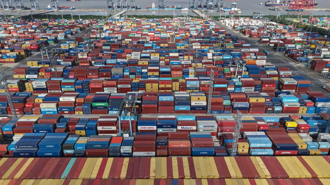 Chinas Wirtschaft wird stark von Exporten angetrieben. (Symbolbild) - Bild: Uncredited/CHINATOPIX/AP/dpa