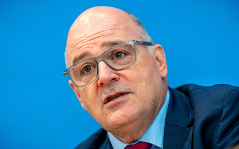 BDA-Chef Kampeter: «Viele Unternehmen können sich die Entlastungsprämie nicht leisten.» (Archivbild) - Foto: Michael Kappeler/dpa