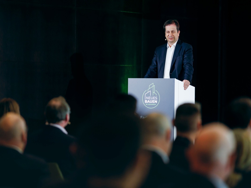 Branche fordert Typengenehmigung, digitale Standards und neue Förderung für serielles Bauen - Foto: presseportal.de