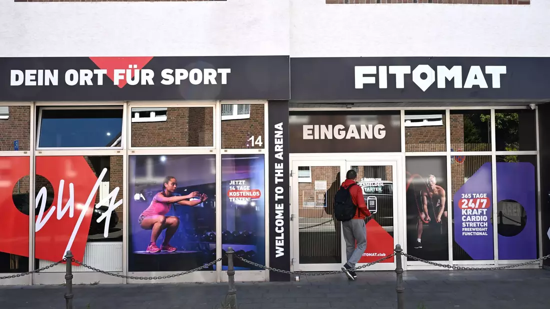 Ein Fitomat-Fitnessstudio ohne Personal in Pulheim bei Köln. - Bild: Wolf von Dewitz/dpa