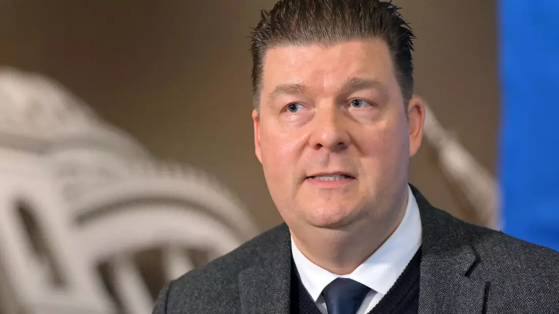 Hamburgs Finanzsenator Dressel sieht keine Möglichkeit, dass Beschäftigte im öffentlichen Dienst der Länder die Prämie erhalten können. (Archivbild) - Bild: Michael Bahlo/dpa
