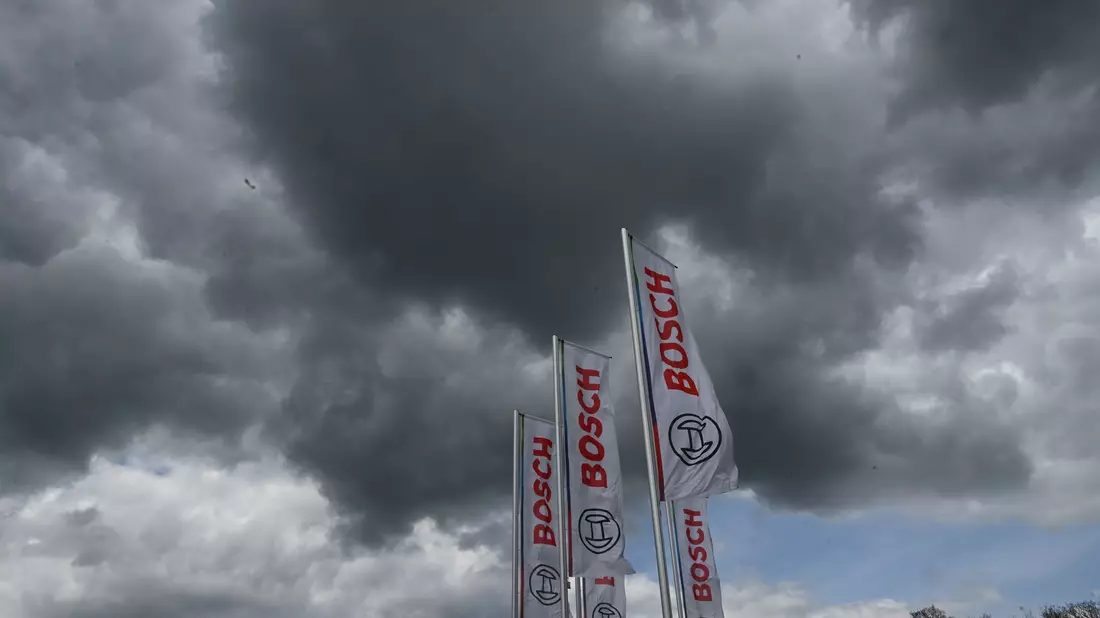 Bosch hat 2025 einen Millionenverlust verbucht.  - Bild: Bernd Weißbrod/dpa