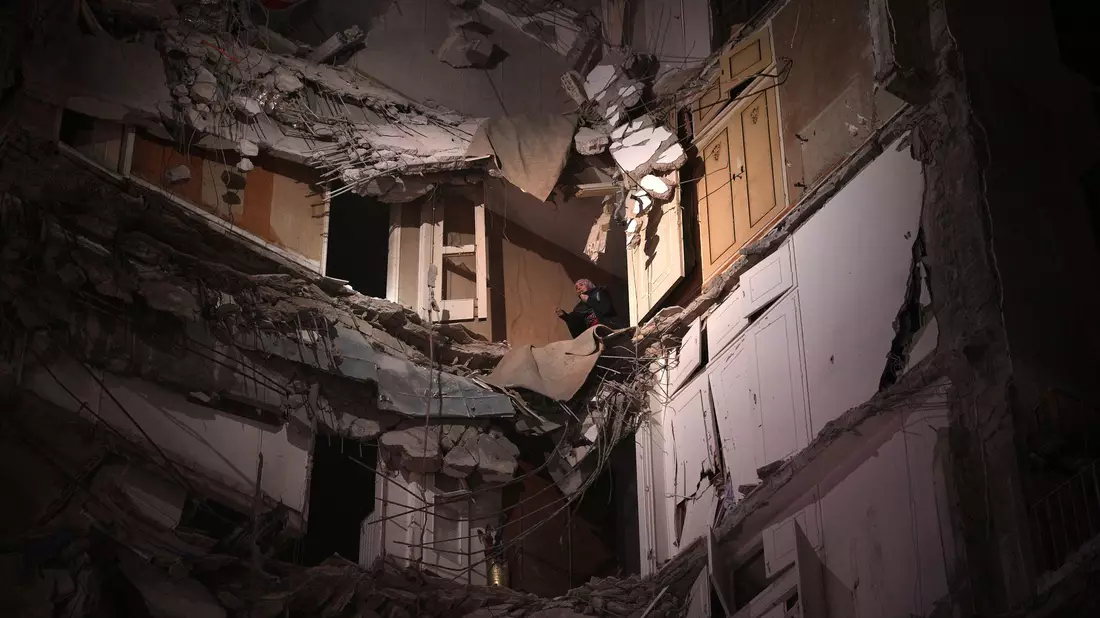 Im Libanon wurden Hunderte Menschen getötet durch israelische Angriffe.  - Bild: Emilio Morenatti/AP/dpa