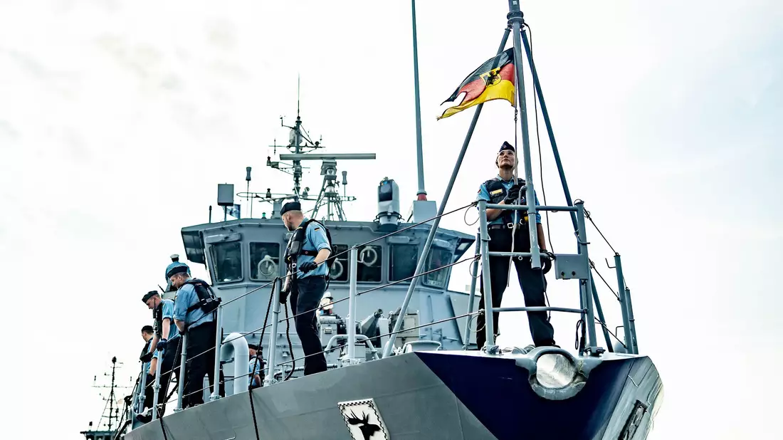 Das ist eins von acht Minenjagdbooten der Bundeswehr. (Archivbild) - Bild: Axel Heimken/dpa