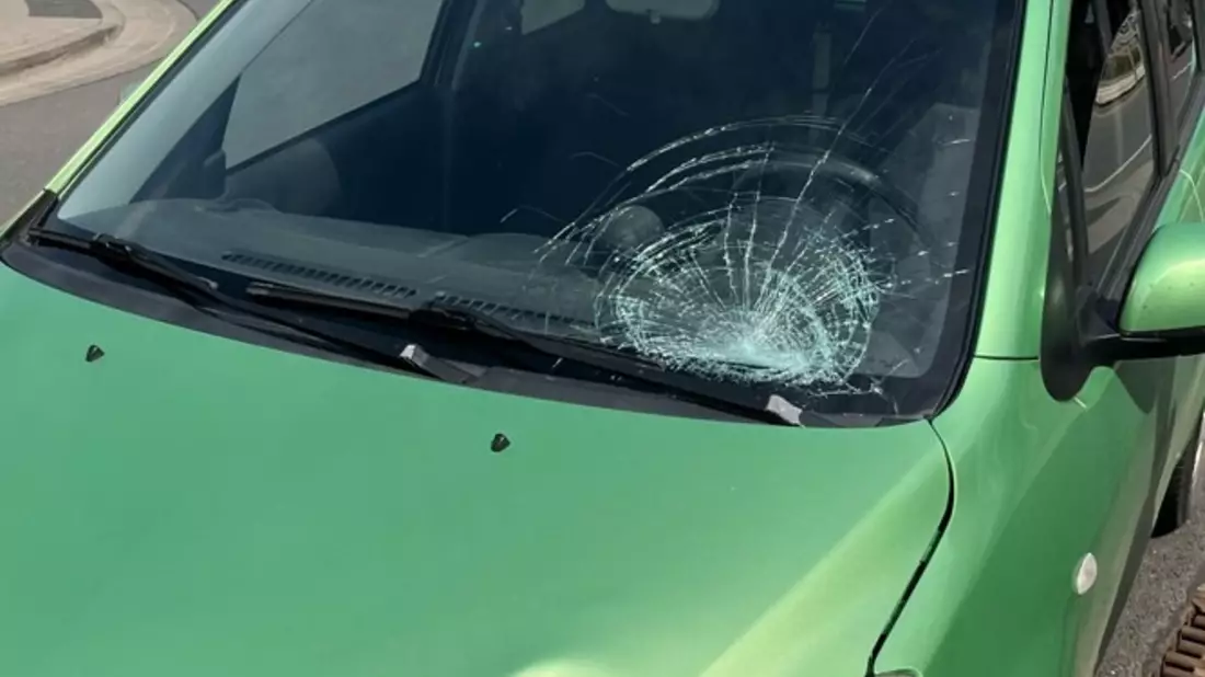 LPI-NDH: Verkehrsunfall zwischen Elektroroller und Pkw - Bild: presseportal.de