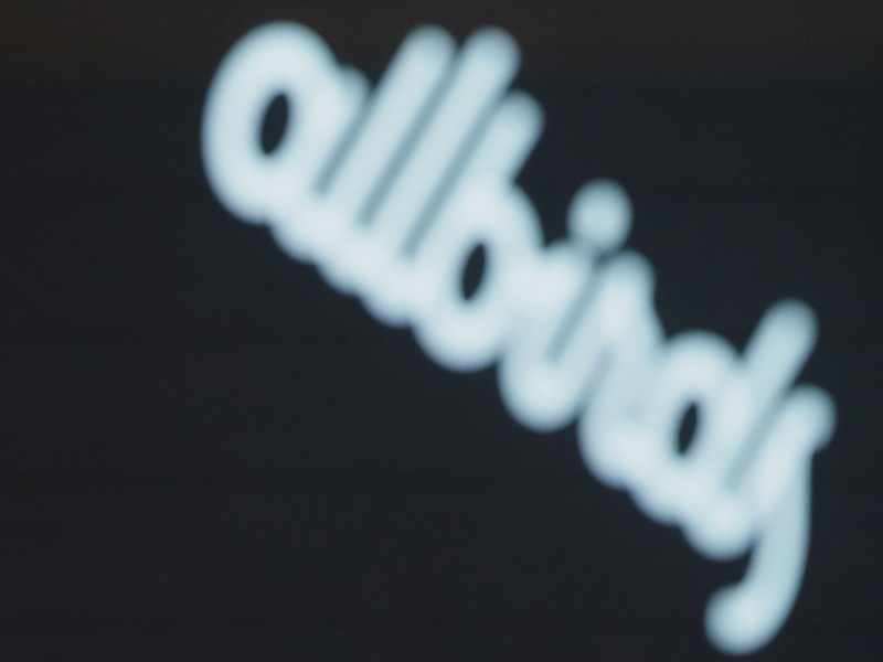 Die einstige Schuhfirma Allbirds will jetzt stattdessen im Geschäft mit KI-Infrastruktur aktiv sein. (Archivbild) - Foto: Marcus Brandt/dpa