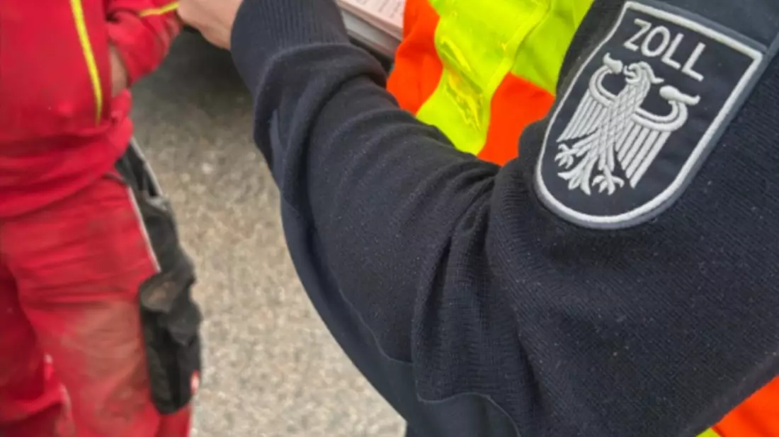 HZA-SB: Illegale Beschäftigung aufgedeckt; ZOLL stellt 14 Fälle bei Kontrolle auf Baustelle fest - Bild: presseportal.de