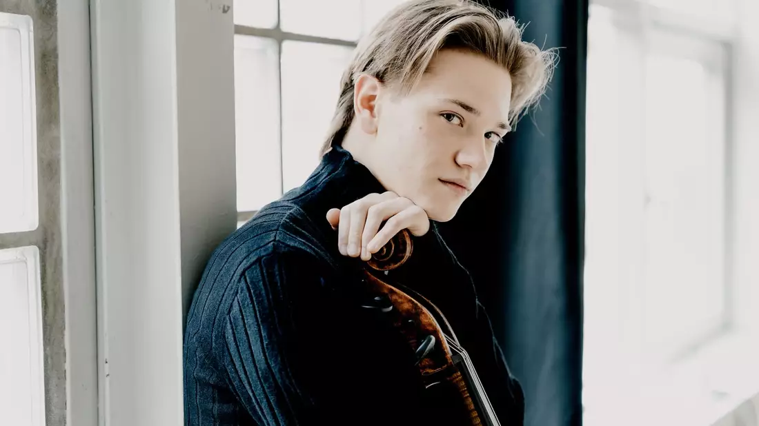 Arne Jesper Zeller ist SWR Kultur New Talent 2026 / Dreijährige Förderung für Cellisten aus Rheinland-Pfalz / Debüt als SWR Kultur New Talent beim Auftaktkonzert der Schwetzinger SWR Festspiele - Bild: presseportal.de
