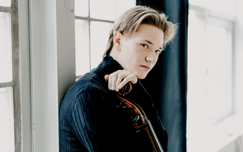 Arne Jesper Zeller ist SWR Kultur New Talent 2026 / Dreijährige Förderung für Cellisten aus Rheinland-Pfalz / Debüt als SWR Kultur New Talent beim Auftaktkonzert der Schwetzinger SWR Festspiele - Foto: presseportal.de