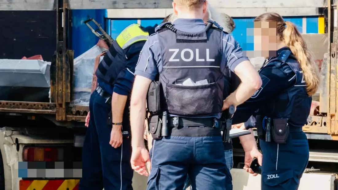 POL-DU: Stadtgebiet: Behördenübergreifender Schwerpunkteinsatz zum gewerblichen Personen- und Güterverkehr - Bilanz - Bild: presseportal.de