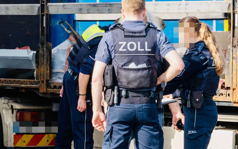 POL-DU: Stadtgebiet: Behördenübergreifender Schwerpunkteinsatz zum gewerblichen Personen- und Güterverkehr - Bilanz - Foto: presseportal.de