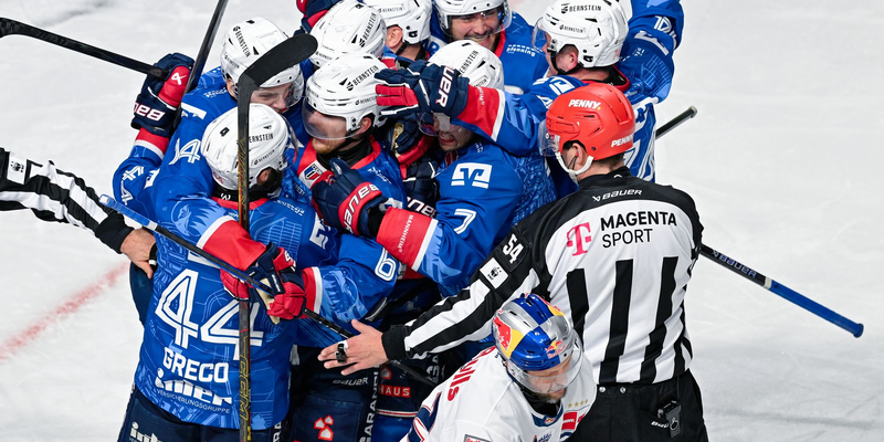 Nach 2019 mal wieder im Finale: die Adler Mannheim. (Archivbild) - Foto: Uwe Anspach/dpa