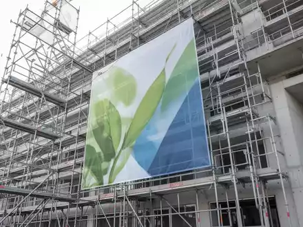 Bauwerbung im Umbruch: Neue Regeln für Gerüst und Zaun - Foto: über boerse-global.de
