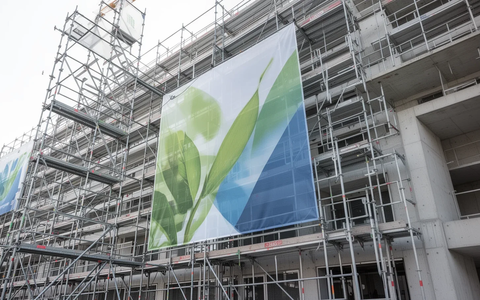 Bauwerbung im Umbruch: Neue Regeln für Gerüst und Zaun - Foto: über boerse-global.de